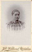 Porträtt av ung kvinna i Hudiksvall, cirka 1910