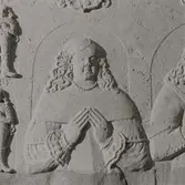 Vänersborgs kyrkas vapenhus. Belfrages gravsten