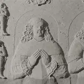 Vänersborgs kyrkas vapenhus. Belfrages gravsten