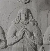 Vänersborgs kyrkas vapenhus. Belfrages gravsten