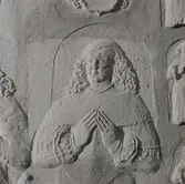 Vänersborgs kyrkas vapenhus. Belfrages gravsten