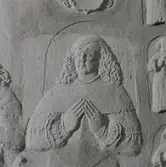 Vänersborgs kyrkas vapenhus. Belfrages gravsten