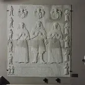 Vänersborgs kyrkas vapenhus. Belfrages gravsten