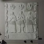 Vänersborgs kyrkas vapenhus. Belfrages gravsten