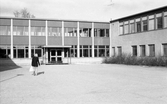 Skolgård vid Lillåns skola, 1974