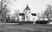 Ervalla kyrka med kyrkogård, 1974