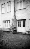 Dörrar i rivningshus i kvarteret Lärkan, 1974