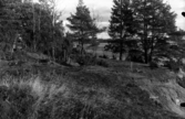 Romfartuna sn arkeologisk undersökning av sju fornlämningar på gravfält söder om Äs utförd av Sven Drakenberg 1947-1948

Anläggning 7, jordhög ?