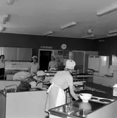 Elever i skolköket på Virginska skolan, 1960-tal