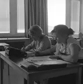 Elever i klassrum på Virginska skolan, 1960-tal