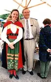 Carl Jan kramar Viveka på Det stora kakkalaset på Skansen i Stockholm, 1998