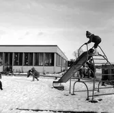 Vilda lekar vid daghem i Varberga, oktober 1967
