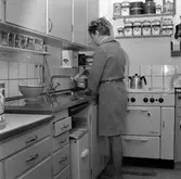Modern köksinredning i Krämarens höghus, 1960-tal