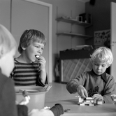 Lek med lego på daghemmer i Almby, 1970-tal