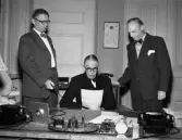 Landshövding Carl Hamilton i mitten med sina närmaste män landssekreterare Nils Rosenius och landskamrerare Harald Whitefield