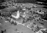 Flygfoto över Boda Kyrkby, Dalarna, 1966.