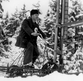 Banarbetare Ivan Berggren på dressin, 1940-tal