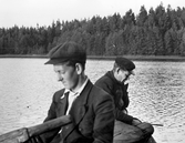 Arvid och Sven Nilsson på Rösjön, 1941