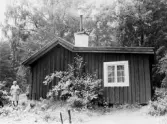 Stuga med utbyggnad i Yxta i Hovsta, 1984