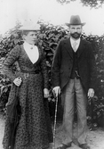 Äldre par i Yxtabacken i Hovsta, ca 1900
