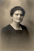 Porträtt av Maria Olga Larsson i Hovsta, 1920-tal