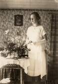 Konfirmanden Elisiv Johansson i hemmet, 1926