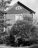 Gavel med apelsinfönster på gården Fjärdeln i Yxta i Hovsta, 1976