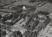 Flygfoto över Grangärde. Grangärde kyrka och bebyggelse år 1950.