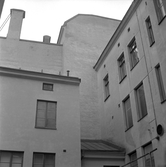 Husväggar på innergård i Örebro, 1960-tal