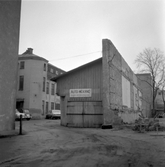 Skylt för företaget Auto mekano på gården Västra gatan 3-5, 1971