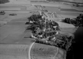 Flygfoto över Kyrkbyn, St. Skedvi.