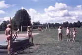 Höjdhoppning och badminton  på friidrottsskolan på Gustavsvik, 1970-tal