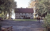 Huvudbyggnaden på Lunds gård i Hovsta, 1980-tal
