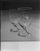 TEAKSKÅL, TRÄSAX, GLAS, PORSLIN, SILVER OCH KNIV