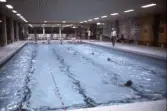 Träning i bassäng i Eyrabadet, 1970-tal