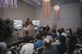Prisutdelning vid föreläsning i A-huset, 1970-tal