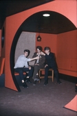 Ungdomar på diskoteket Don Quijote i gamla EPA-huset på Storgatan 1, 1969-1970