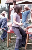 Ungdomar leker ballonglek, 1970-tal