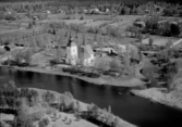 Flygfoto över Malungs kyrka år 1962.