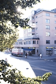 Glassbilen står i hörnet Storgatan-Järntorgsgatan vid pressbyrån, 1987