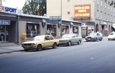 Bilar parkerade på Kungsgatan, 1987