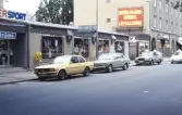 Bilar parkerade på Kungsgatan, 1987