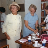 Vid kaffebordet i sjukhusbiblioteket, augusti 1968