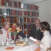 Vid kaffebordet på sjukhusbiblioteket, 1970-05-20