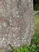 Detalj från runstenen vid Uttran/Söderby; Sö 305