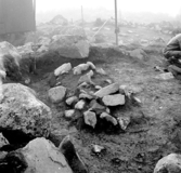 Arkeologisk undersökning p g a motorvägsbygget mellan Köping - Västerås av gravfältet vid Rallsta 1.6 - 1.9 och 20.9 - 20.10 1960 av Vlm /Henry och Eva Simonsson  (Södra delen)

Anläggning 93.