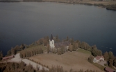 Flygfoto över Ore kyrka år 1966.