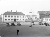 Kommunarkivet Falkenberg
Falkenbergs kommunarkivs samling skildrar staden Falkenberg och närliggande orters utveckling, bebyggelse och historia från 1800-talets slut fram till idag.