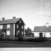 Gamla krogen och missionshuset i Gökalund, samhället vid E22 som är sammanbyggt med Bergkvara.