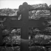 Gravkors över Per Emil Nyselius, född i Stockholm den 18 oktober 1864, Död på Öland den 25 november 1867.